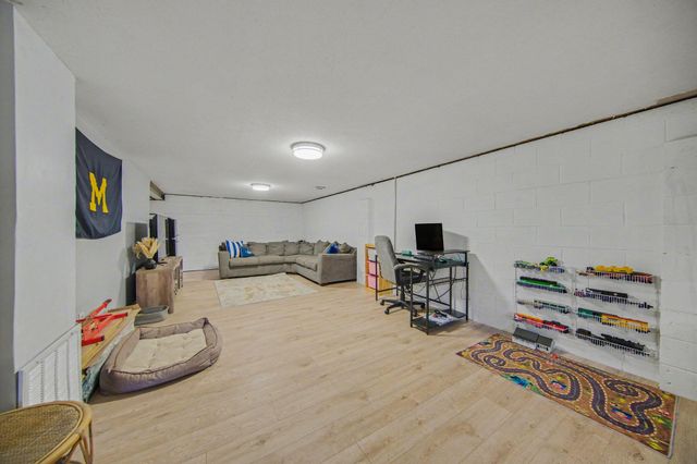 211 Pine Street, Tecumseh City, MI 49286