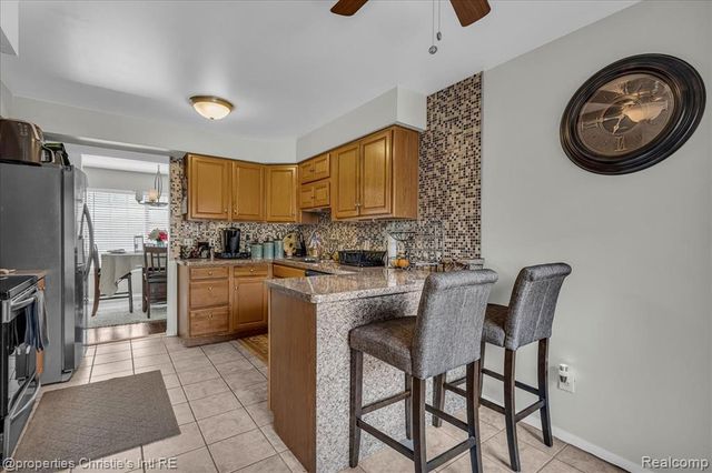 26216 Summerdale Drive, Southfield, MI 48033