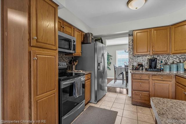 26216 Summerdale Drive, Southfield, MI 48033