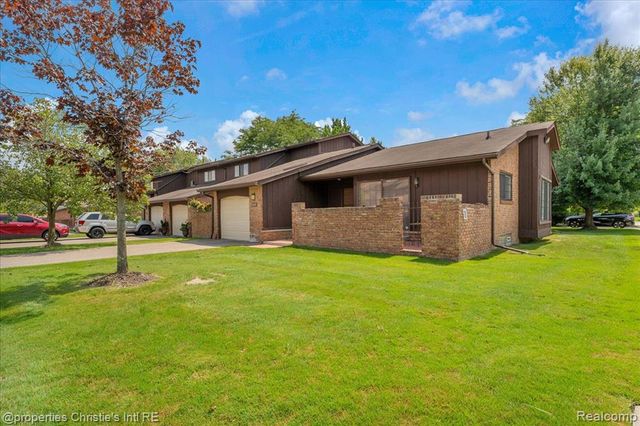 26216 Summerdale Drive, Southfield, MI 48033