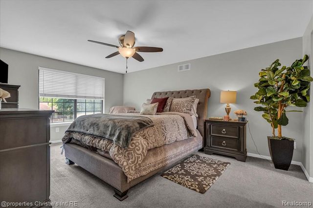 26216 Summerdale Drive, Southfield, MI 48033