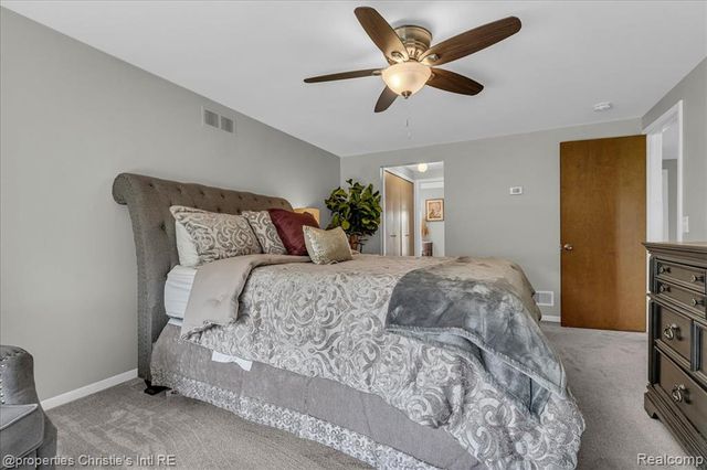 26216 Summerdale Drive, Southfield, MI 48033