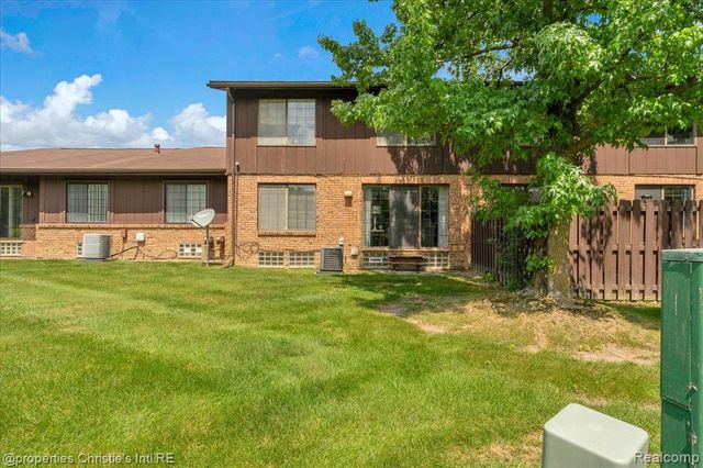 26216 Summerdale Drive, Southfield, MI 48033
