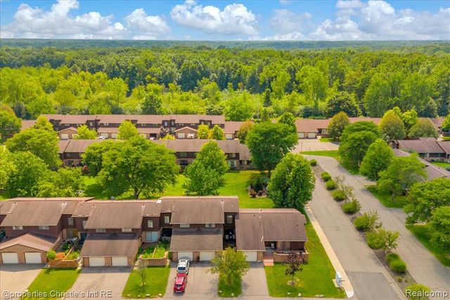 26216 Summerdale Drive, Southfield, MI 48033