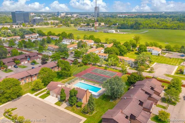 26216 Summerdale Drive, Southfield, MI 48033