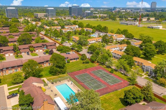 26216 Summerdale Drive, Southfield, MI 48033