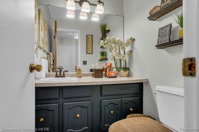 26216 Summerdale Drive, Southfield, MI 48033