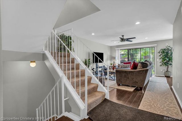 26216 Summerdale Drive, Southfield, MI 48033