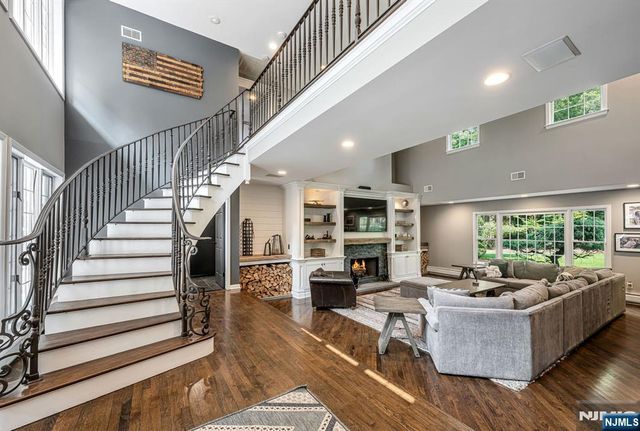 286 Gregory Road, Franklin Lakes, NJ 07417