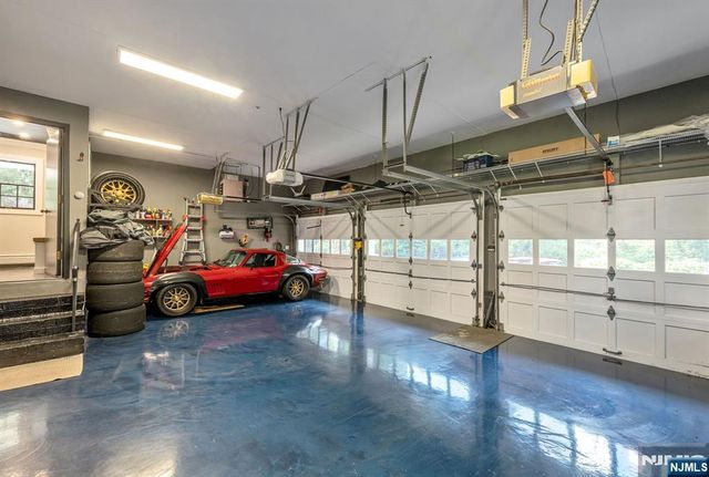 286 Gregory Road, Franklin Lakes, NJ 07417