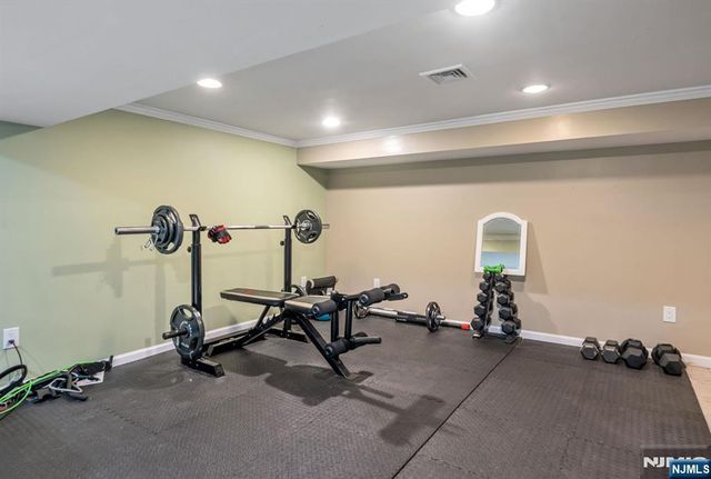 286 Gregory Road, Franklin Lakes, NJ 07417