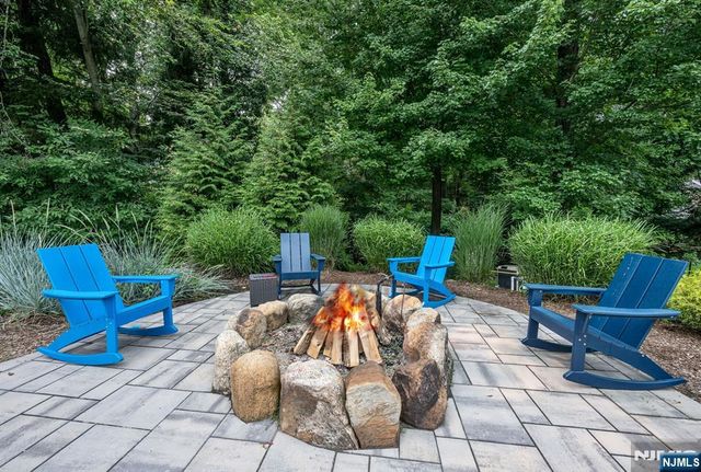 286 Gregory Road, Franklin Lakes, NJ 07417