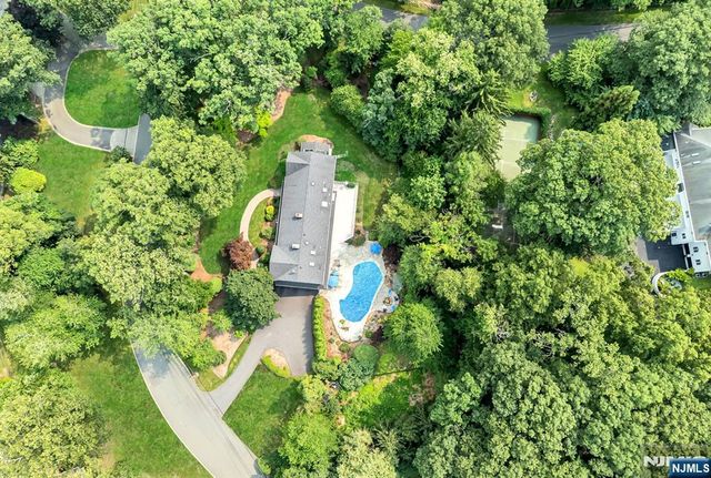 286 Gregory Road, Franklin Lakes, NJ 07417