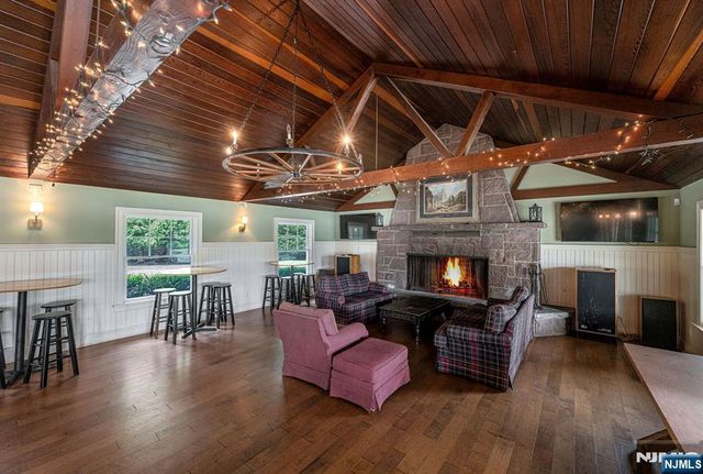 286 Gregory Road, Franklin Lakes, NJ 07417