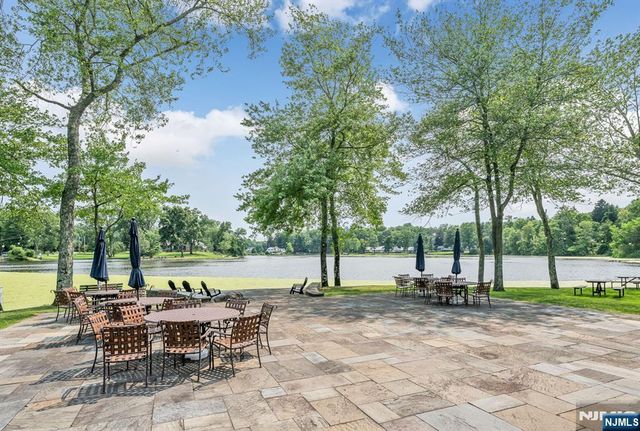 286 Gregory Road, Franklin Lakes, NJ 07417