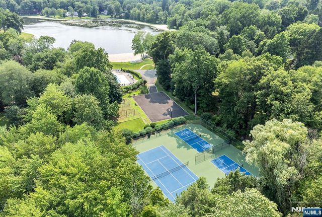 286 Gregory Road, Franklin Lakes, NJ 07417