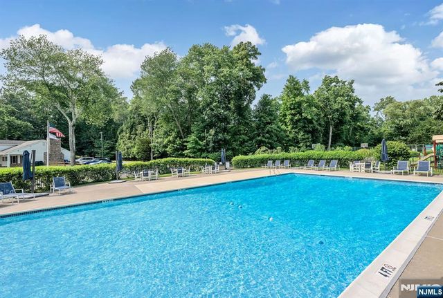 286 Gregory Road, Franklin Lakes, NJ 07417