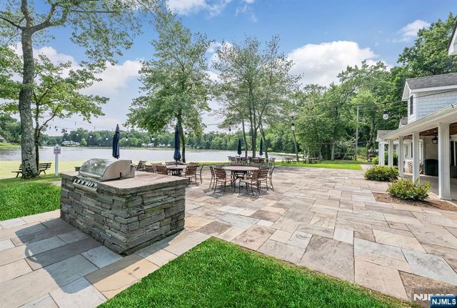 286 Gregory Road, Franklin Lakes, NJ 07417