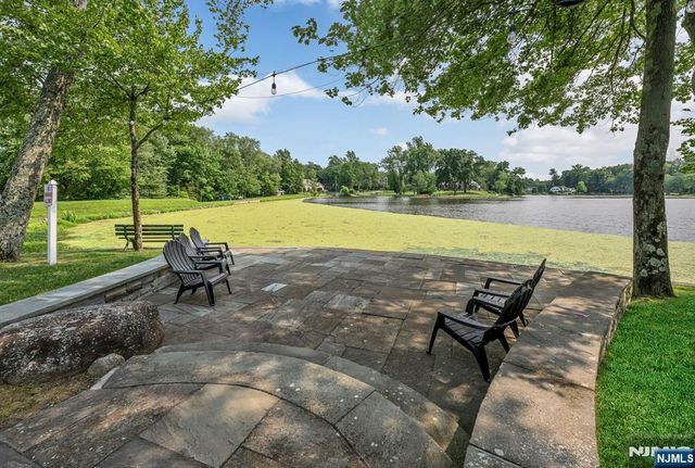 286 Gregory Road, Franklin Lakes, NJ 07417