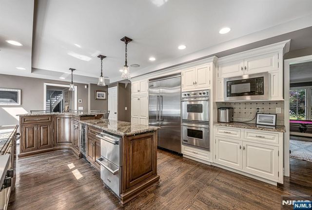286 Gregory Road, Franklin Lakes, NJ 07417