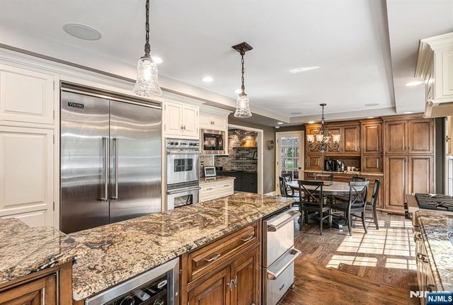 286 Gregory Road, Franklin Lakes, NJ 07417