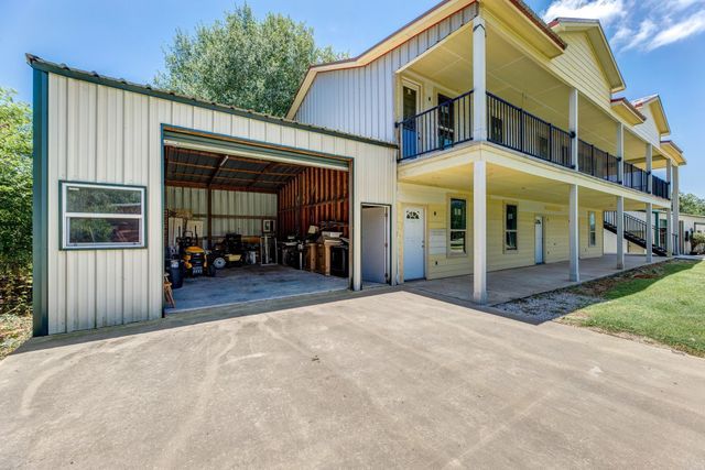 37557 Meadowview Drive, Hempstead, TX 77445