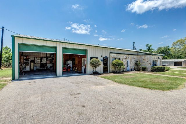 37557 Meadowview Drive, Hempstead, TX 77445