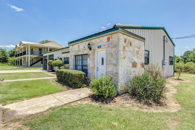 37557 Meadowview Drive, Hempstead, TX 77445