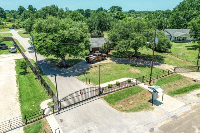 37557 Meadowview Drive, Hempstead, TX 77445