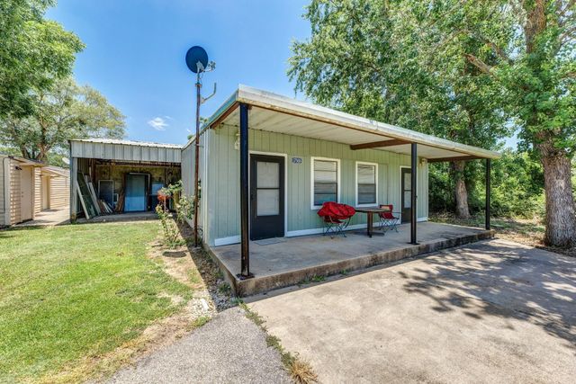 37557 Meadowview Drive, Hempstead, TX 77445