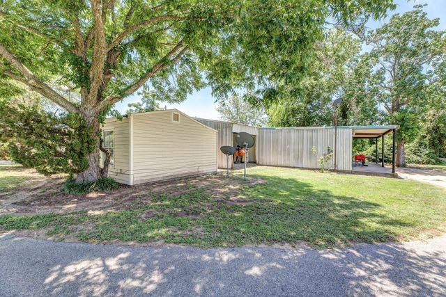 37557 Meadowview Drive, Hempstead, TX 77445