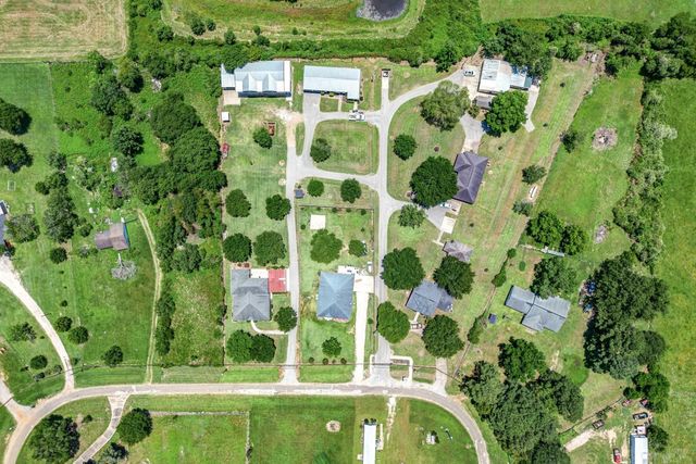 37557 Meadowview Drive, Hempstead, TX 77445