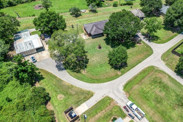 37557 Meadowview Drive, Hempstead, TX 77445