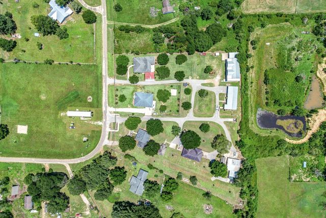 37557 Meadowview Drive, Hempstead, TX 77445