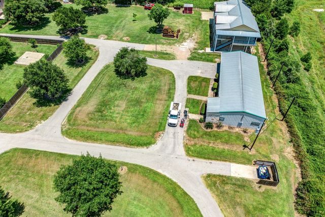 37557 Meadowview Drive, Hempstead, TX 77445