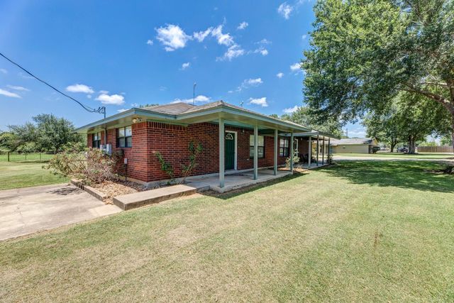 37557 Meadowview Drive, Hempstead, TX 77445