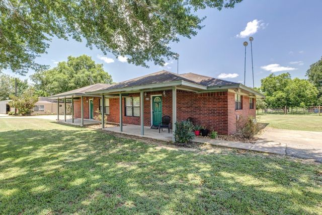 37557 Meadowview Drive, Hempstead, TX 77445