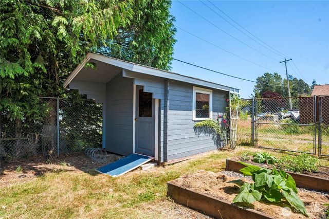412 Eighth Street, Blaine, WA 98230
