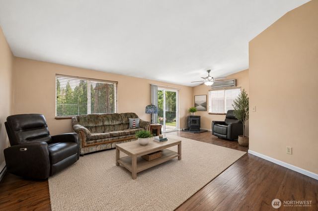 412 Eighth Street, Blaine, WA 98230