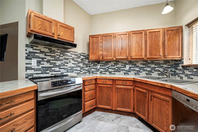 412 Eighth Street, Blaine, WA 98230