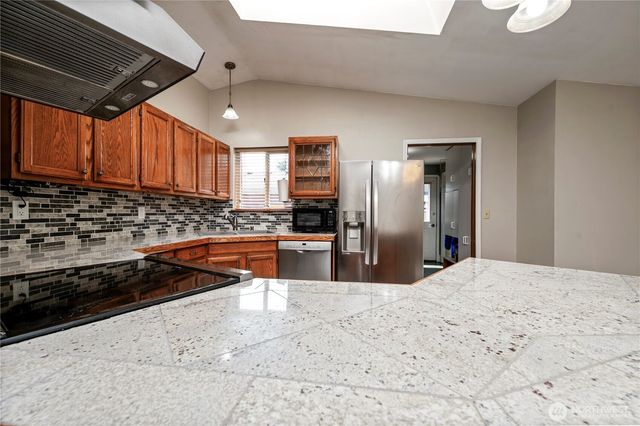 412 Eighth Street, Blaine, WA 98230