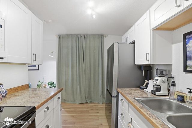 460 Capricorn Circle, Anchorage, AK 99508