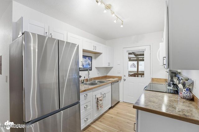 460 Capricorn Circle, Anchorage, AK 99508