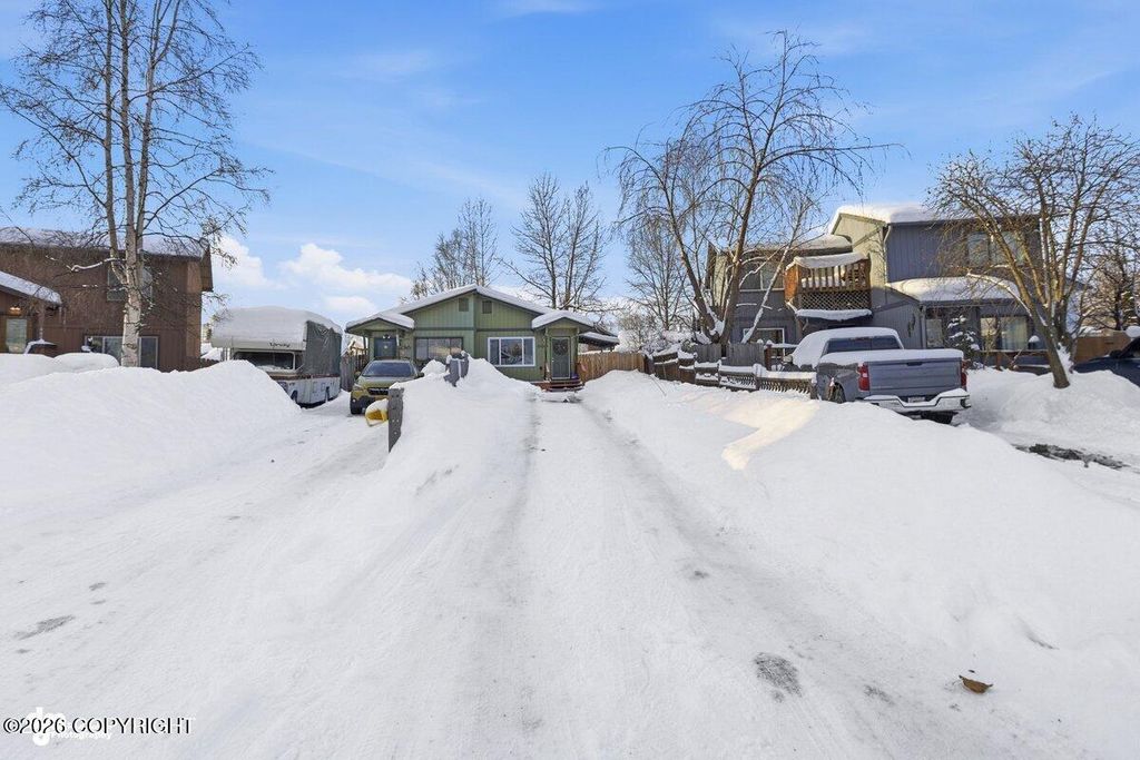 460 Capricorn Circle, Anchorage, AK 99508