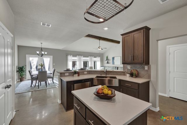 120 Sierra Way, Canyon Lake, TX 78133