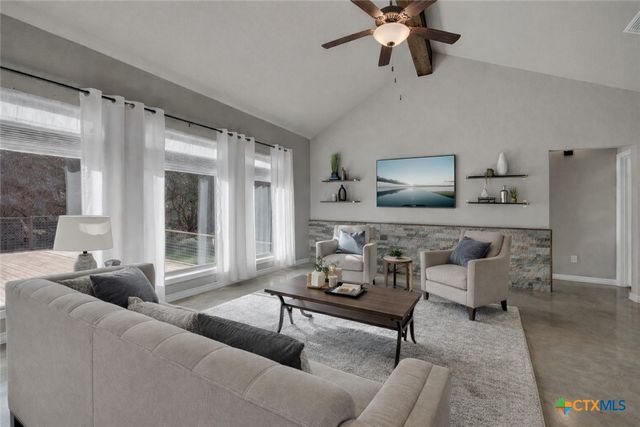 120 Sierra Way, Canyon Lake, TX 78133