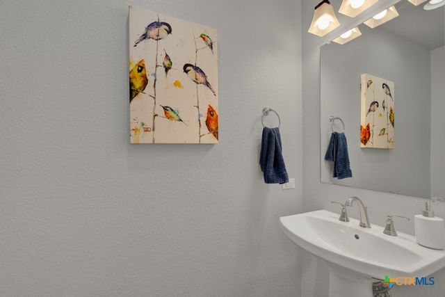 120 Sierra Way, Canyon Lake, TX 78133