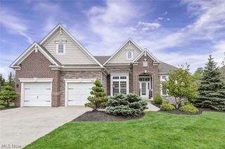 4089 Fox Chase, Seven Hills, OH 44131