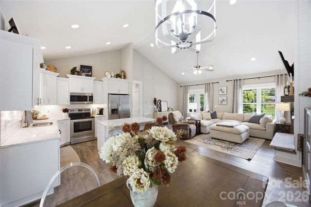 301 Pinehurst Drive, Kings Mountain, NC 28086