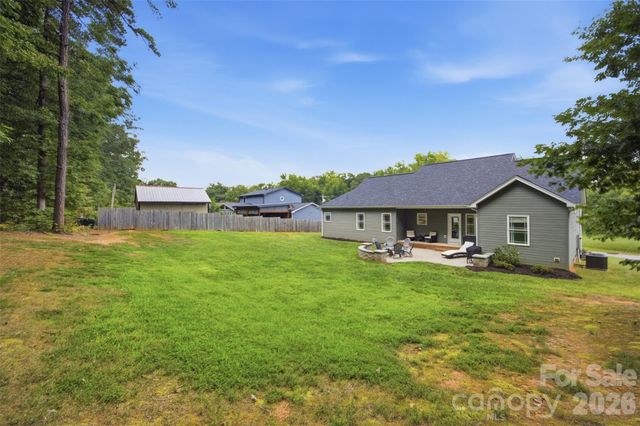 301 Pinehurst Drive, Kings Mountain, NC 28086